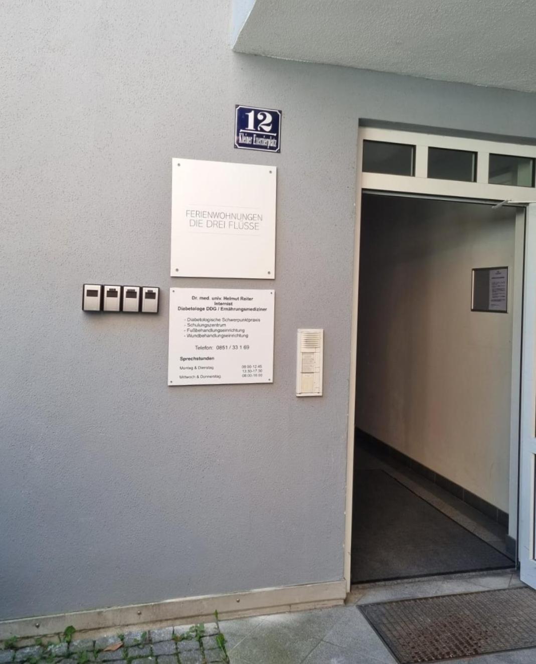 Wohnung Inn - Im Zentrum, Kueche, Parkplatz, Ruhig Gelegen Passau Exterior foto